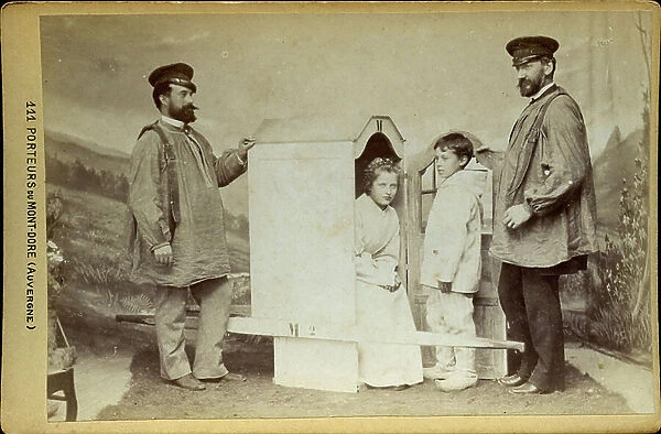 France, Auvergne, Puy-de-Dome (63), Mont Dore (Mont-Dore): two carriers of thermal treatment cabins with two children curists pose in studio, 1875