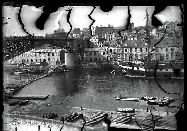 France, Brittany, Finistere (29), Brest: the port with the swing bridge, 1880