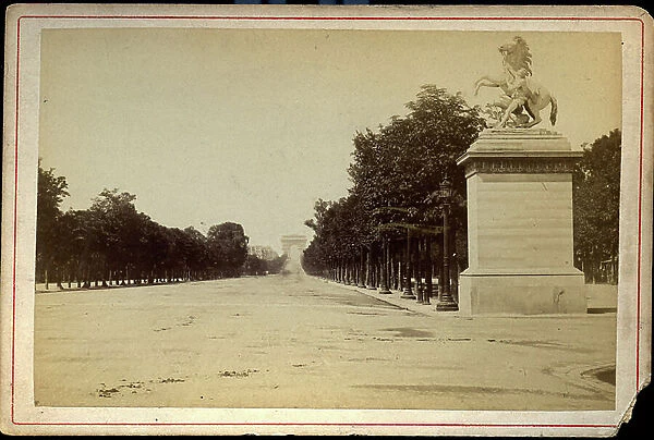 France, Ile-de-France, Paris (75): Champs Elysees with the Arc de Triomphe and in the foreground horses of Marly, 1870