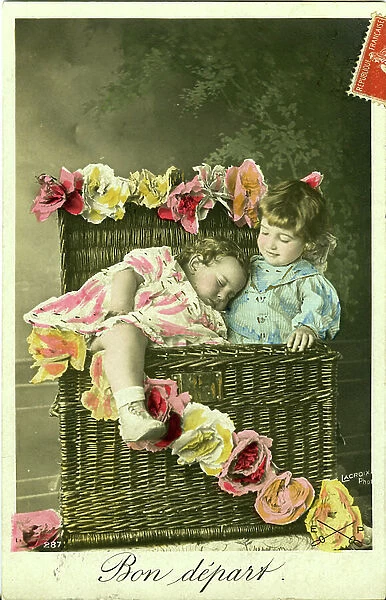 France, Ile-de-France, Paris (75): Fantasy photo depicting two infants in a wicker Male, 1917 - Good start