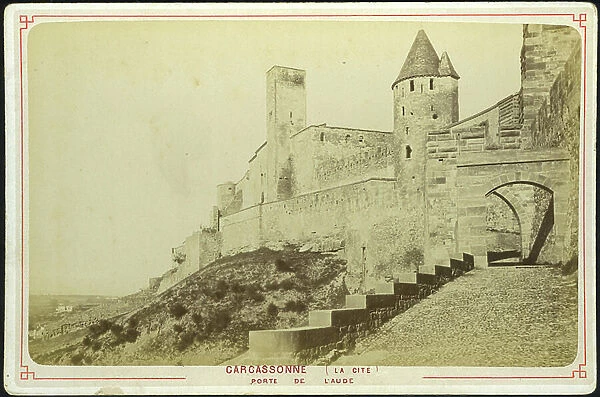 France, Languedoc-Roussillon, Aude (11), Carcassonne: La porte de l'Aude after restoration, 1875