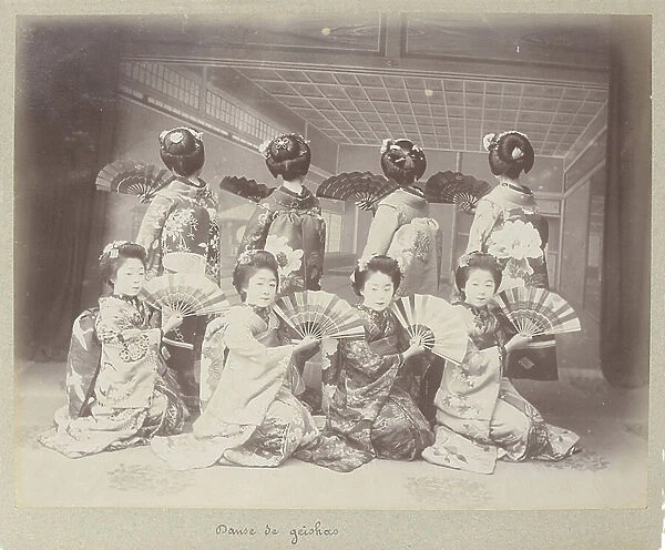 Geishas Dance - Japan 1880-1910