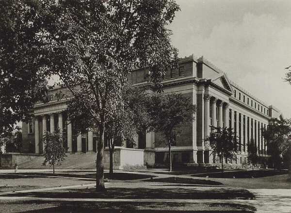 Harvard University: The Harry Elkins Widener Memorial Library (b  /  w photo)