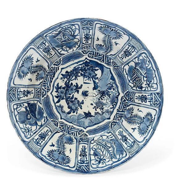 Large kraak porselein dish, Wanli period, 1573-1619 (ceramic)