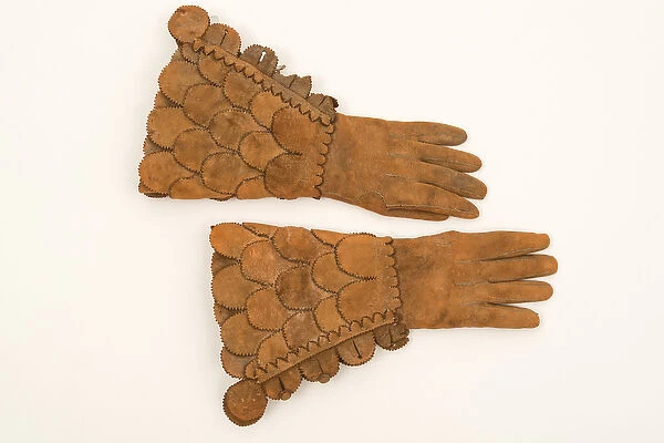 Mens armoured gloves, c. 1600-50 (heavy buff leather)