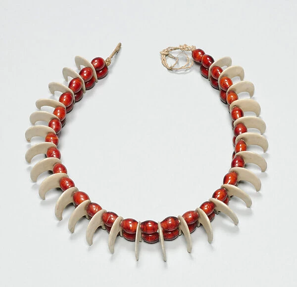 Necklace, Northern Nguni or Zulu, 1800s (glass beads, bone, sinew)