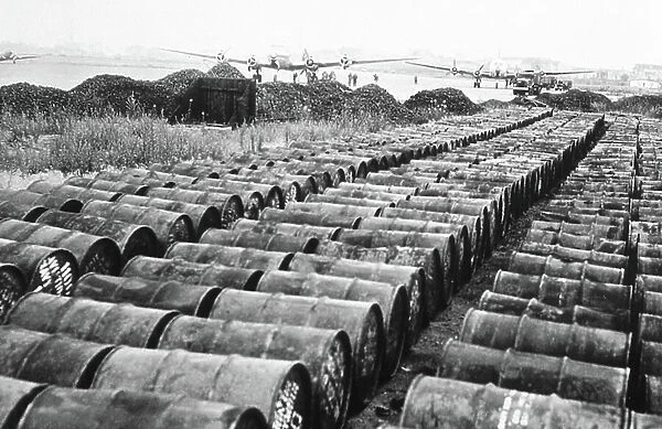 Oil and coal barrel ready for provision of fresh supplies to Berlin at Tempelhof airport, 1948 (b / w photo)