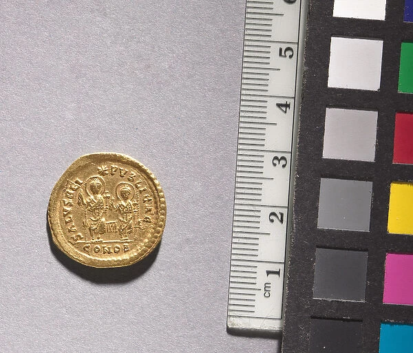 Solidus of Theodosius II and Valentinian III (reverse), 408-425 (gold