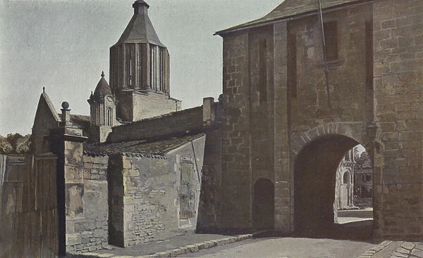 Surgeres, Porte de ville et Clocher de l Eglise (colour photo)
