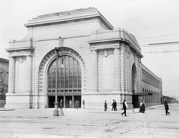Terminal station, New Orleans, 1900-10 (b  /  w photo)