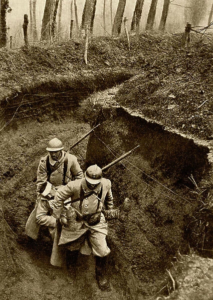 World War 1, French soldiers carrying a wounded comrade
