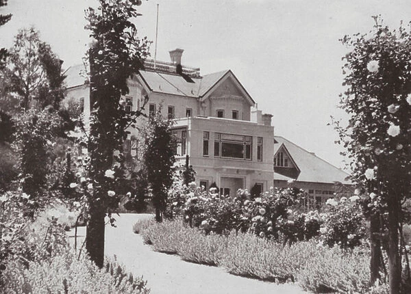'Yarralumla, 'the Governor-Generals Residence, Canberra (b  /  w photo)