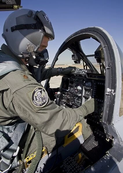 An A-10C Thunderbird pilot goes through his preflight checks