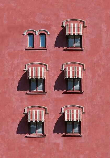 Red wall. Marcus Cederberg