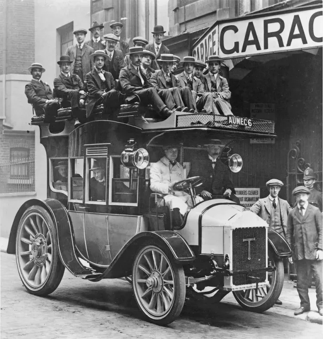 Framed Print : 1913 Thames Coach Print Framed Print : 1913 Thames Coach Print