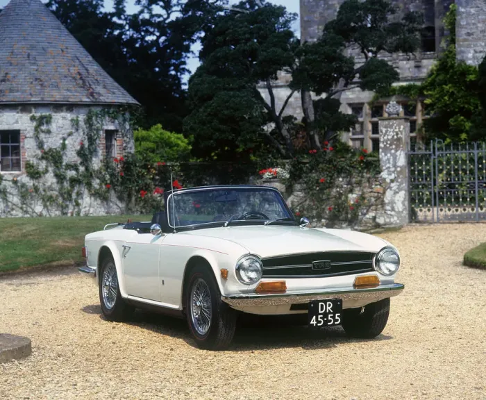 Framed Print : 1971 Triumph TR6 Print