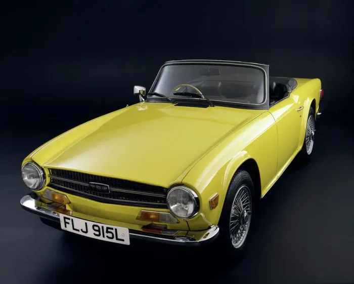 Framed Print : 1973 Triumph TR6 Print Framed Print : 1973 Triumph TR6 Print