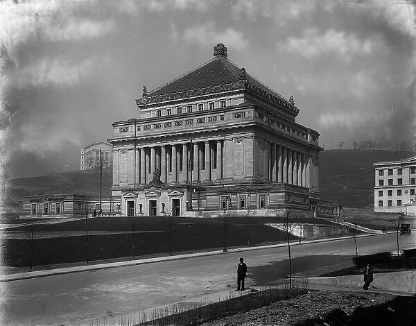 Allegheny Co. [County] Soldiers Memorial, Pittsburgh, Pa. between 1910 and 1920. Creator: Unknown