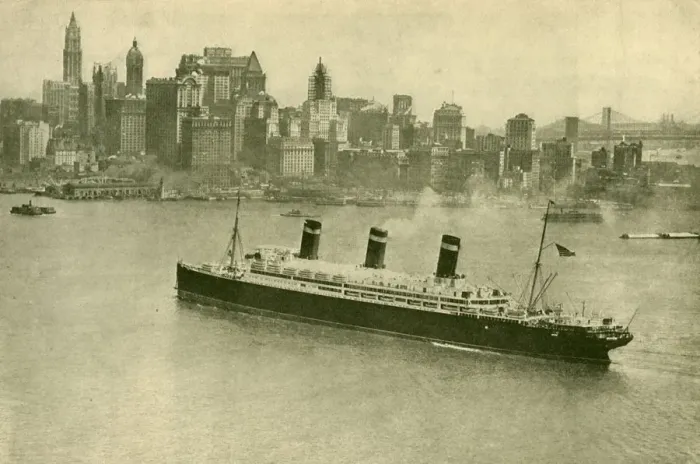 Framed Print : Print of The Leviathan at New York, c1930