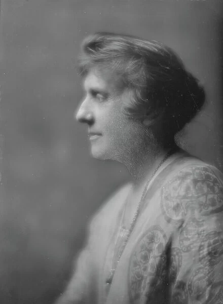 Mannes, David, Mrs. portrait photograph, 1916 Apr. 28. Creator: Arnold Genthe