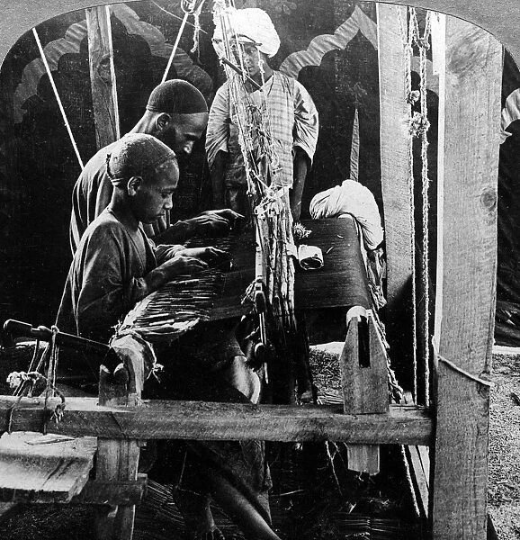 Shawl weavers, Kashmir, India, c1900s(?). Artist: Underwood & Underwood