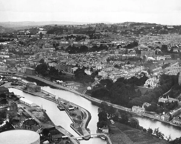 An aerial view of Exeter, 1935