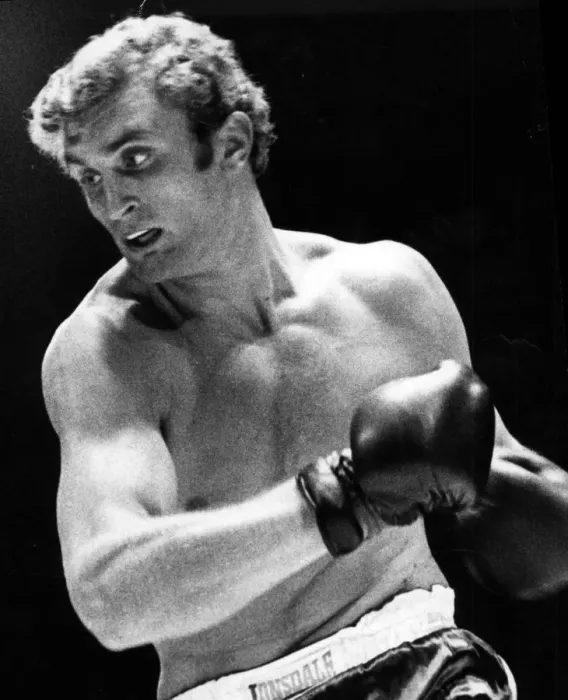 Framed Print : Joe Bugner Boxing Print 1969 Framed Print : Joe Bugner Boxing Print 1969
