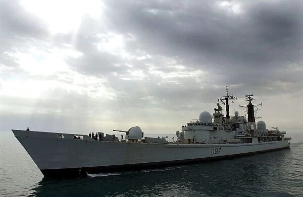 HMS EDINBURGH D97 on patrol in the Northern Arabian Gulf. 08  /  03  /  2003