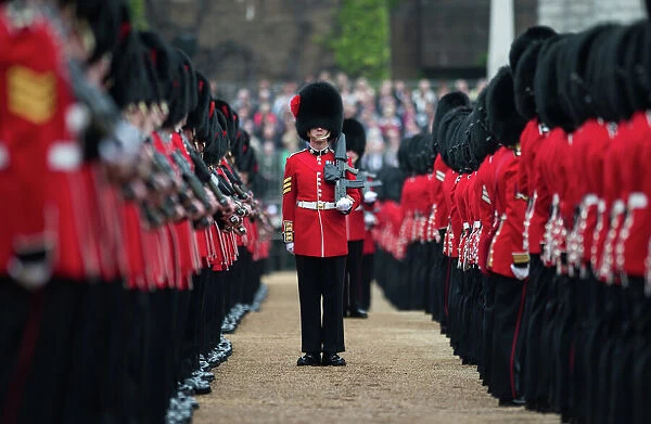 Soldiers Complete Final Rehearsal Ahead of the Queens Birthday Parade