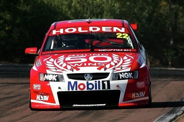 05av806. Todd Kelly (AUS) HRT Commodore won his second round in a row when