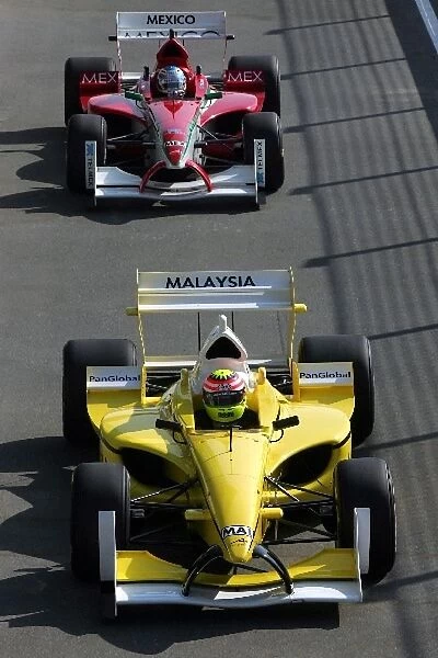 A1 Grand Prix: Alex Yoong A1 Team Malaysia leads Salvador Duran A1 Team Mexico