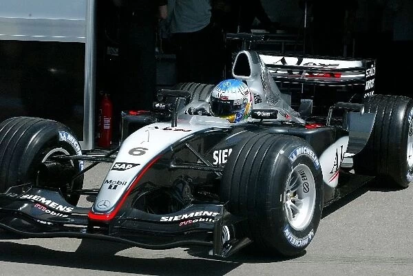 Formula One Testing: Alex Wurz makes his debut test in the McLaren Mercedes MP4  /  18