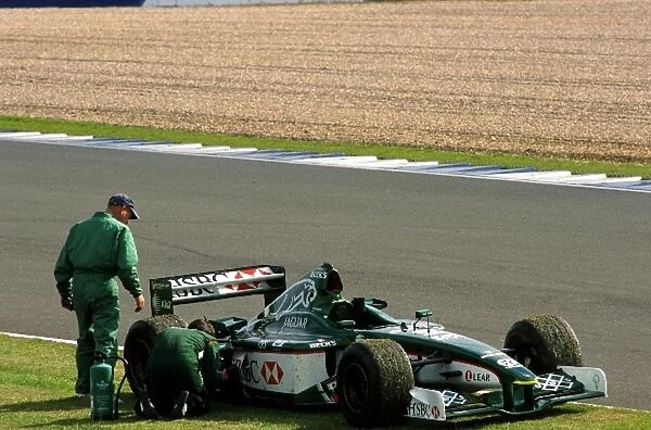 Formula One Testing: Andre Lotterer Jaguar Cosworth R2 stopped out on the circuit