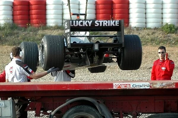 Formula One Testing: Enrique Bernoldi BAR 006 concept car breaks down on the track