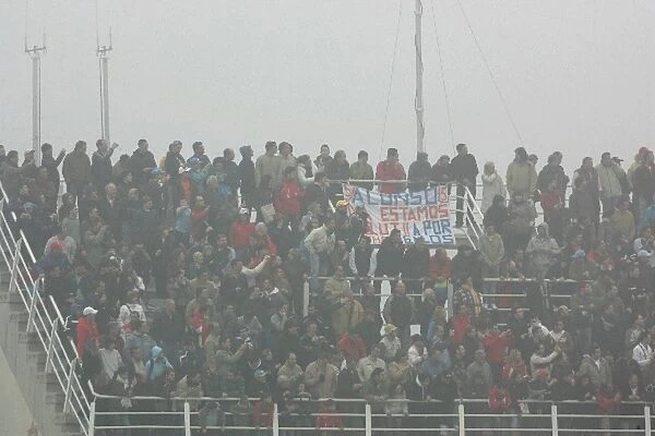 Formula One Testing: Fans in the fog: Formula One Testing, Day One, Valencia, Spain, Monday 21 January 2008