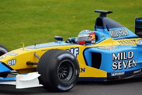 Formula One Testing: Fernando Alonso Renault F1, R202