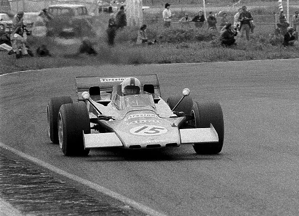 Formula One World Championship: Dave Walker gave the Lotus 56 Turbine its Grand Prix debut, but retired on lap 6 after an accident