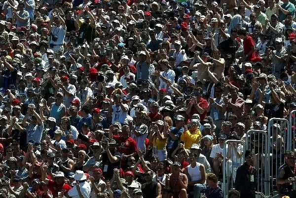Formula One World Championship: Fans watch qualifying