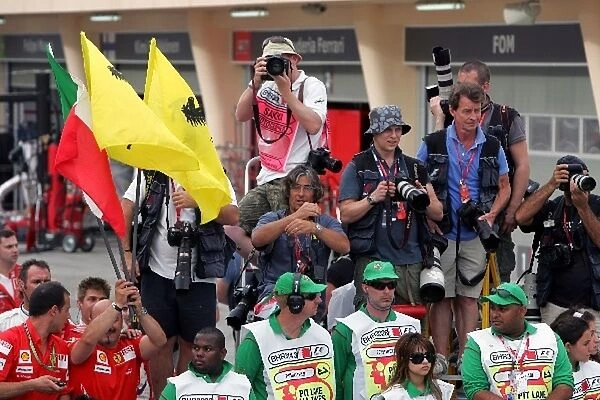 Formula One World Championship: Photographers in parc ferme