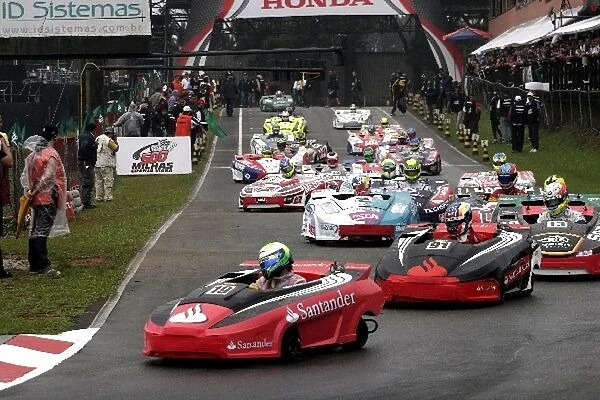 Granja Viana 500 Kart Race: Felipe Massa leads the race