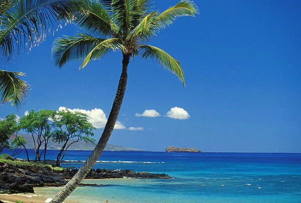 Hawaii, Maui, Island Of Kahoolawe And Molokini Viewed From Makena