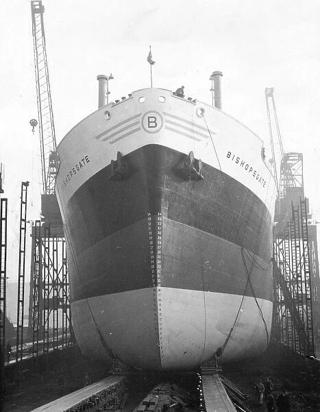 18, 000-ton Ship Bishopsgate is launched from Sir James Laing