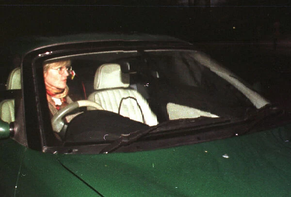Anthea Turner TV Presenter driving car - January 1998 after splitting from her