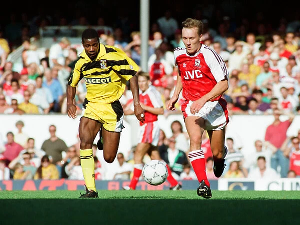 Arsenal 1 v. Coventry 2. Arsenals Lee Dixon in action at Highbury