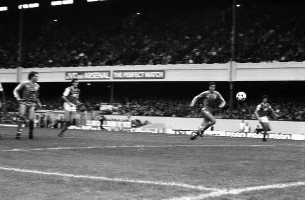 Arsenal 3 v. Chelsea 1. Division One Football. October 1986 LF20-14-051