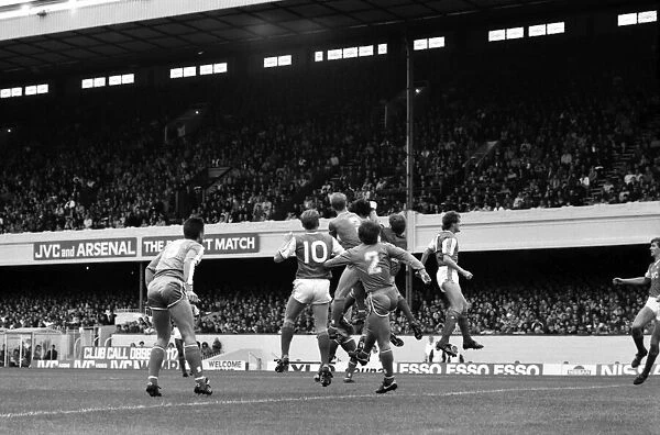 Arsenal 3 v. Chelsea 1. Division One Football. October 1986 LF20-14-033