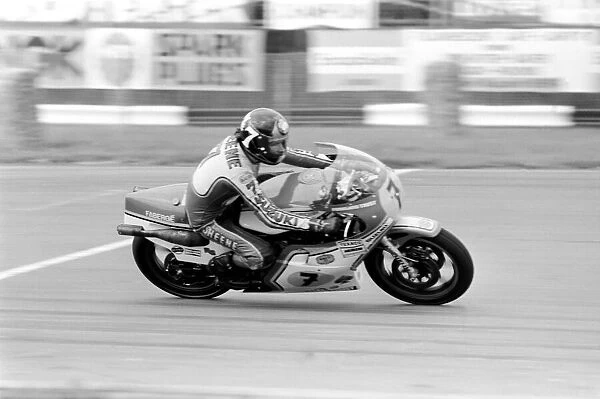 Barry Sheene racing during practice. August 1977