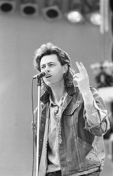 Bob Geldof performing at the Live Aid Concert July 1985 at Wembley