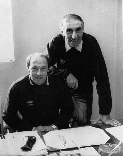 Bob Stokoe Manager of Carlisle United (right) hands over the running of the club to new