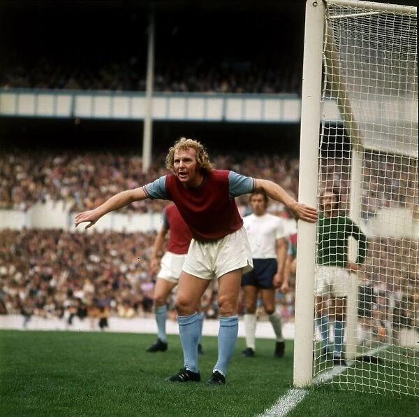 Bobby Moore West Ham 1972 - Chelsea v West Ham